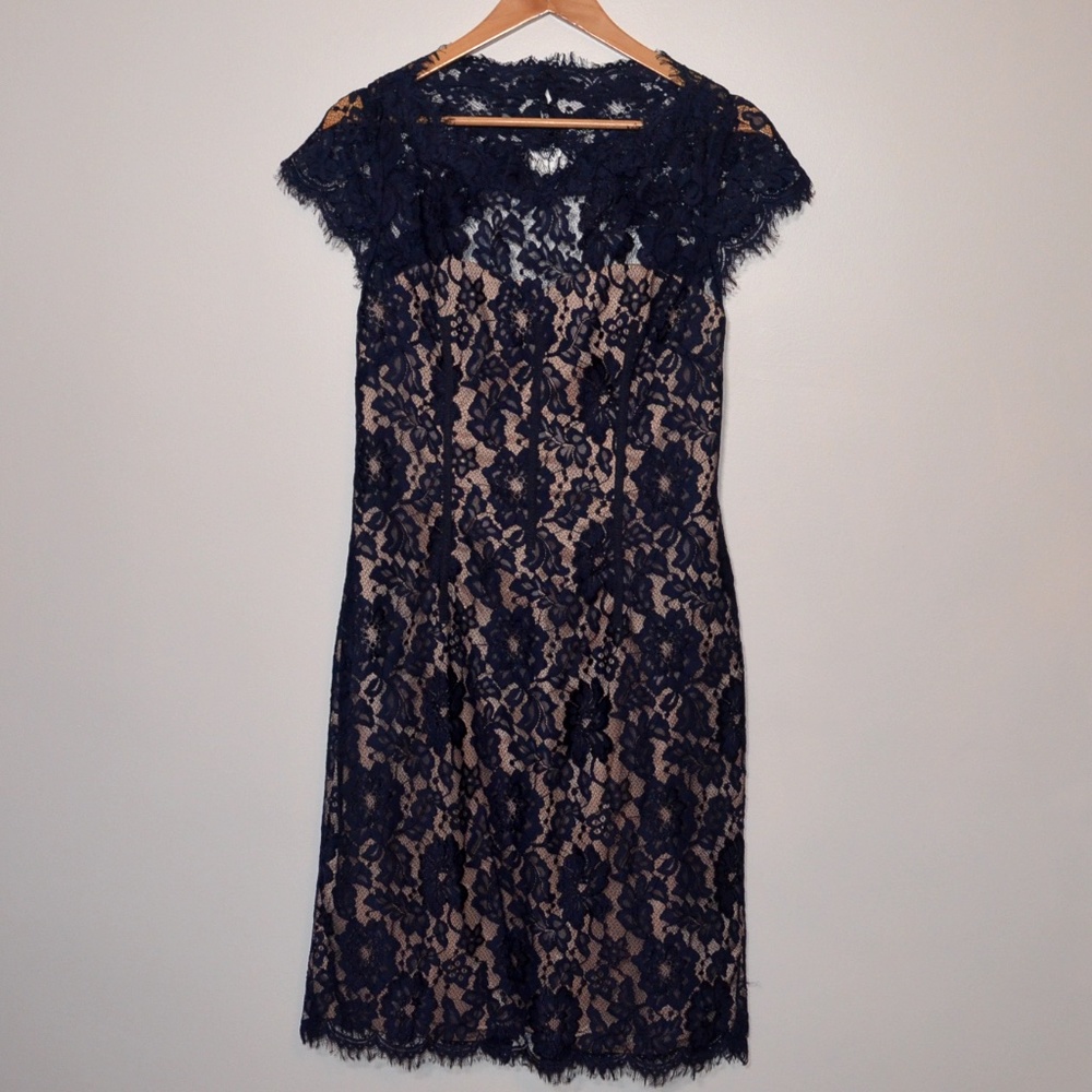 Monique Lhuillier NWT Navy Lace Sheath Dress 12 - Picture 2 of 11